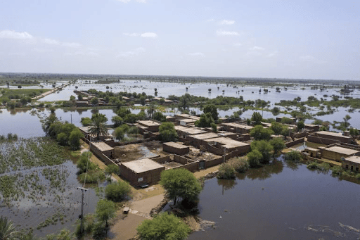 A flooded residential area in southern Pakistan. Copyright: UNICEF/UN0696544/Zaidi